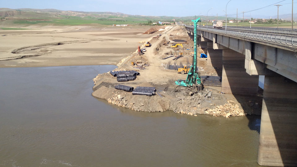 Elazığ Karayolları Keban Barajı Köprü İnşaatı